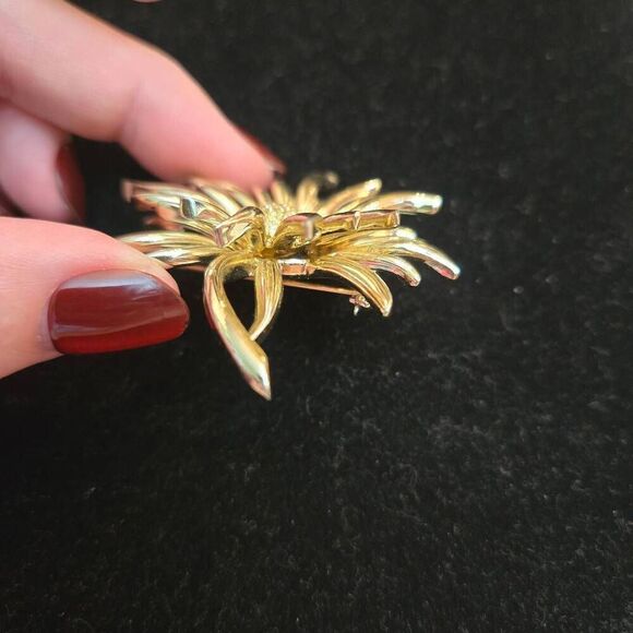 Vintage 1961 EROS Double Layer Gold Flower Brooch Pin - Picture 5 of 8